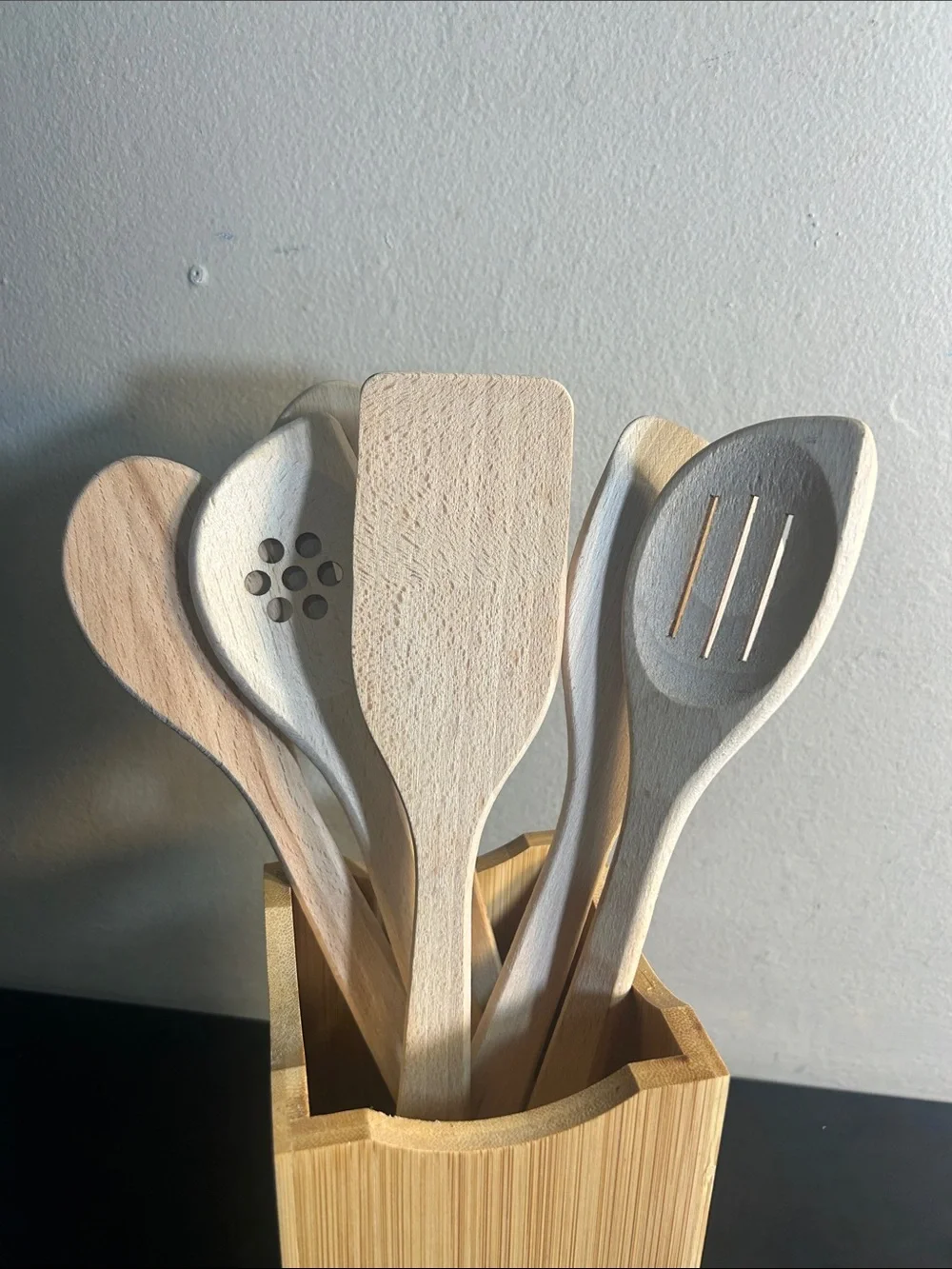 Oceanstar 7-Piece Traditional Bamboo Cooking Utensil Set in Brown